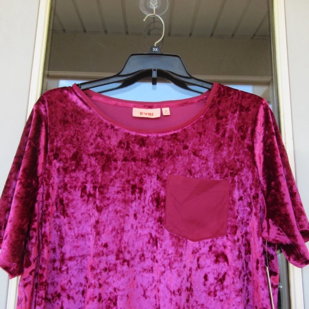 3X EVRI velvet like top with pocket size 3X - Picture 5 of 17